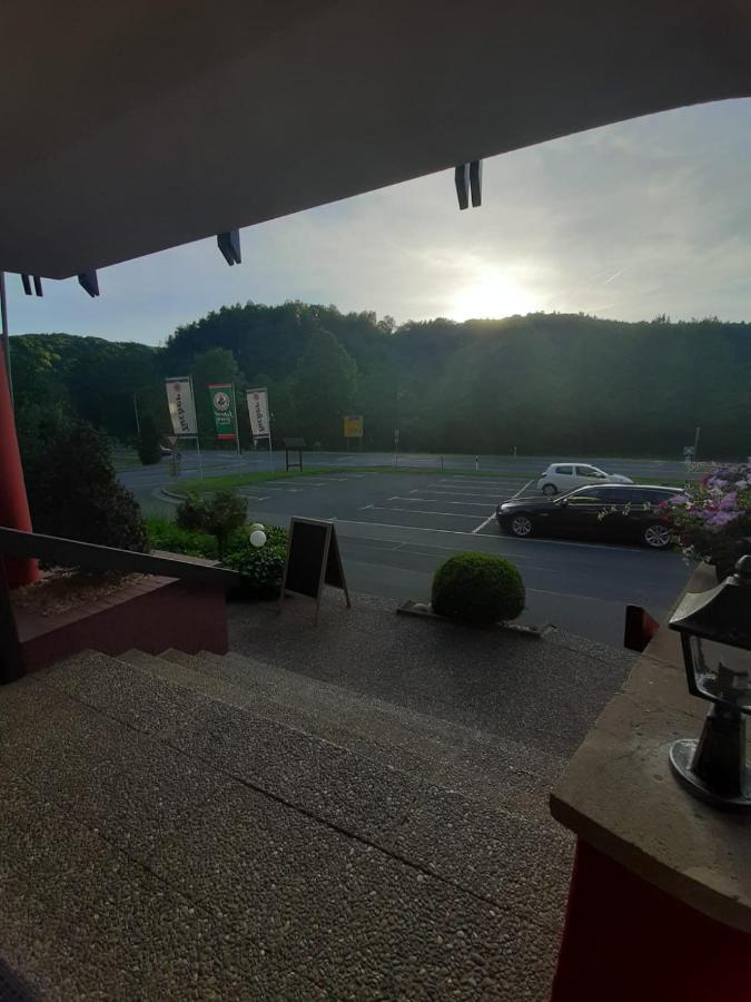Hotel Landgasthof Frankenstern Goessweinstein Dış mekan fotoğraf